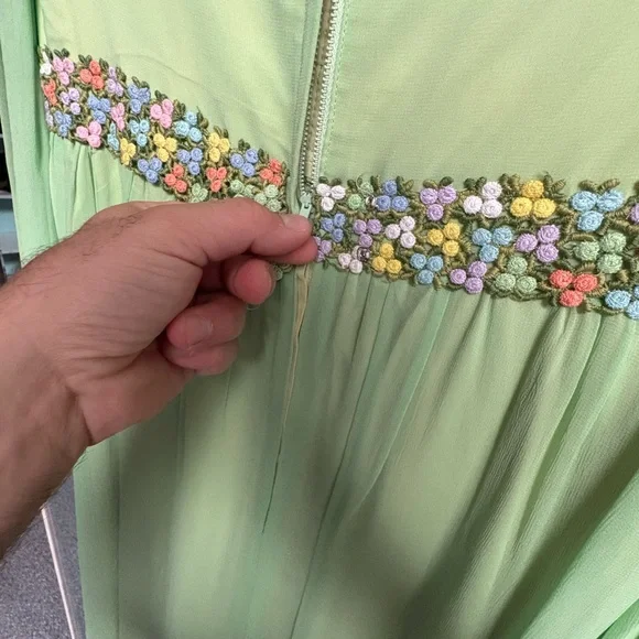 Elegant Green Embellished Handsmade Women's Vintage 70’s Dress - Picture 6 of 11